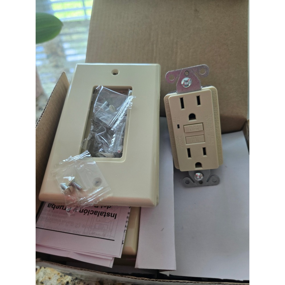 Maintenance Warehouse 15 Amp GFCI Receptacle 12-Pack‎ Ivory 120V HDS 341146 - Picture 4 of 4